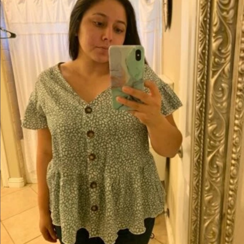 Leopard Print Buttoned Peplum Top in Green